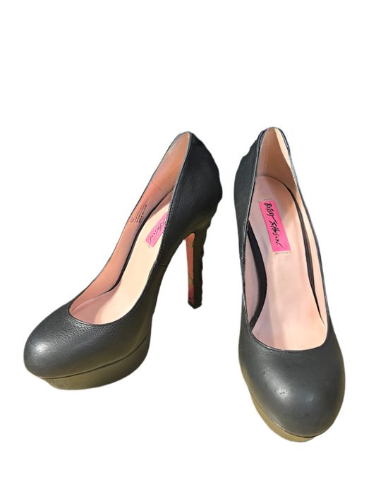 Betsey Johnson Size 8