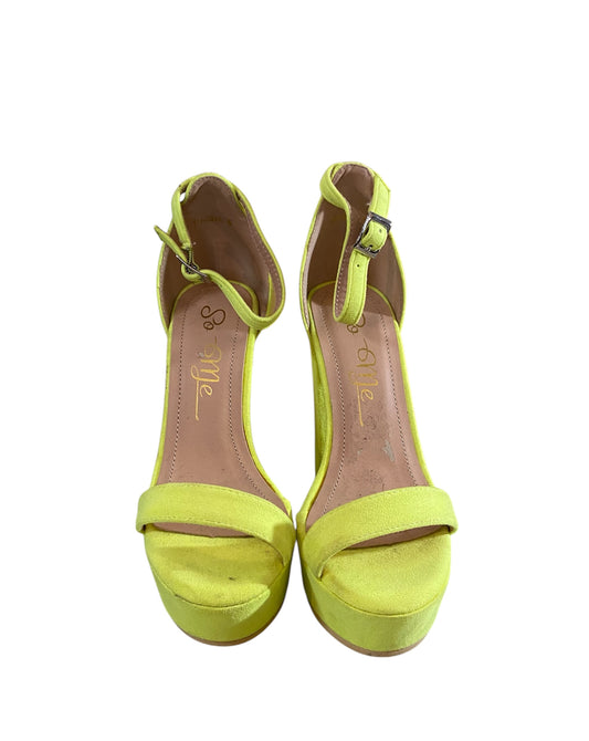 So Me Women's "Ragna" Yellow Faux Suede Ankle Strap Platform Block Heel Size 6