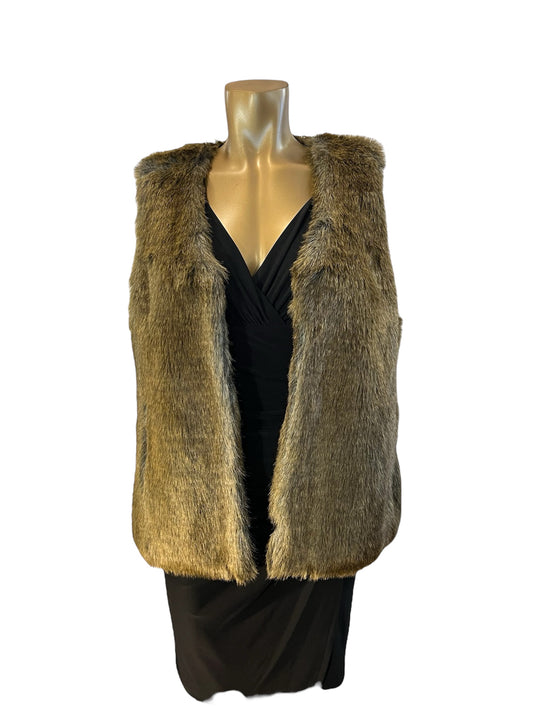 Apt 9 Faux Fur Vest w/ Pockets   Size L